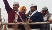 Kejriwal gets 2nd notice for 'take bribe from others, vote for AAP' remark