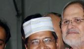 No more Jung: Kejriwal, LG hug and make up