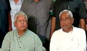 Lalu places Nitish on Bihar's throne, vows to demolish Modi sarkar