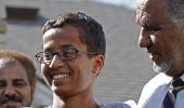 US teen, whose homemade clock was mistaken for a bomb, sues Texas city for Rs 99 cr