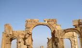 ISIS destroys 2,000-year-old Arch of Triumph in Palmyra