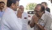 Snubbed by Sena, Akhilesh welcomes Ghulam Ali with arms wide open