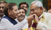 Nitish replaces Sharad Yadav as JD-U chief