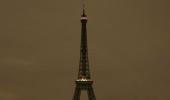 Paris turns off Eiffel Tower lights for Aleppo