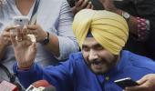 Imran calls up Sidhu, invites him to swearing-in ceremony