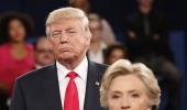 Clinton, Trump in dead heat, scramble to swing states