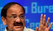 Venkaiah Naidu takes ethics class for journalists