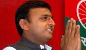 Akhilesh meets UP governor amid party's power struggle