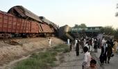 Pakistan train crash kills 6, injures over 150