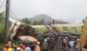 9 coaches, loco of Mumbai-Nagpur Duronto derail due to landslide