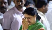 AIADMK all set to oust Sasikala; Dinakaran's orders invalidated