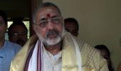 Giriraj: Lalu 'blackmailer', Nitish 'Dhritarashtra'