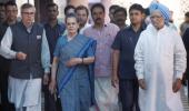 17 opposition party leaders put up united face at Sonia's lunch