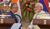 India gives $500 million assistance to Mauritius