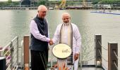 Modi unveils Gandhi's plaque, meets Mattis in Singapore