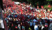 PHOTOS: Thousands of farmers pour into Mumbai