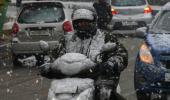 Kashmir Valley cut off due to heavy snowfall