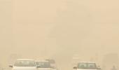 Thick haze engulfs Delhi, air quality remains 'severe'