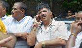 Shivakumar fights alone to save Cong-JD-S govt