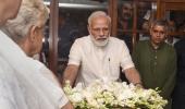 PHOTOS: Modi, Pranab, Sonia pay tribute to Sheila