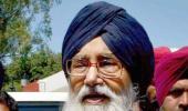 Badal returns Padma Vibhushan to protest farm laws