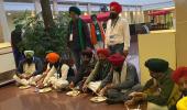 Farmers bring their own food at govt meeting, again