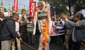 Modi welcomed to Kolkata with anti-CAA protests