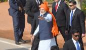 Modi sports saffron bandhej turban for R-Day parade