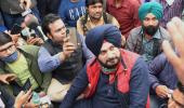 Tit for tat: Sidhu protests outside Kejriwal's house