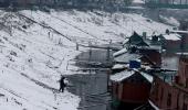 Snowfall in Kashmir Valley, road, air links snapped