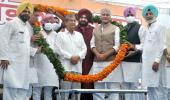 Sidhu takes charge in Punjab after meeting Amarinder