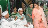 Rumours fly as Nitish attends iftar by Lalu's family