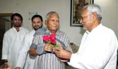 Nitish's Red Roses For Lalu