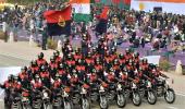 R-Day parade: Women daredevils perform bike stunts