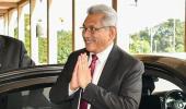 Lankan Prez flies to Singapore from Maldives