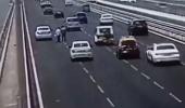 SEE: 2 men stop on Mumbai sea link, run over by taxi