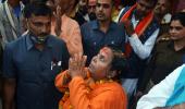 Uma Bharti throws cow dung at liquor shop in MP town