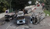 Protestors set up blocks on road to Colombo airport