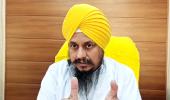 Akal Takht leader wants arms for Sikhs; Mann objects