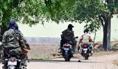 Naxals kill 2 unarmed cops on Chhattisgarh-Maha border