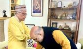 Who Is Amit Shah Taking Blessings From?