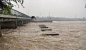 Delhi starts evacuating people from Yamuna floodplains