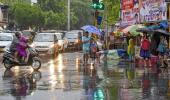 Heavy unseasonal rains lash Mumbai