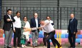 Aussie Deputy PM Plays Gully Cricket!