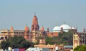 SC extends stay on Mathura mosque survey