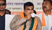 Nitin Gadkari faints while speaking at campaign rally