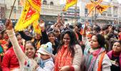 Ram temple guests gifted book on Ayodhya, metal 'diya'