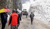 Avalanche Hits Sonamarg: Tourists...