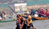 A Women's Boat Race On Dal Lake!