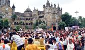 Bathing, cooking: Maratha protesters turn SoBo into campsite
